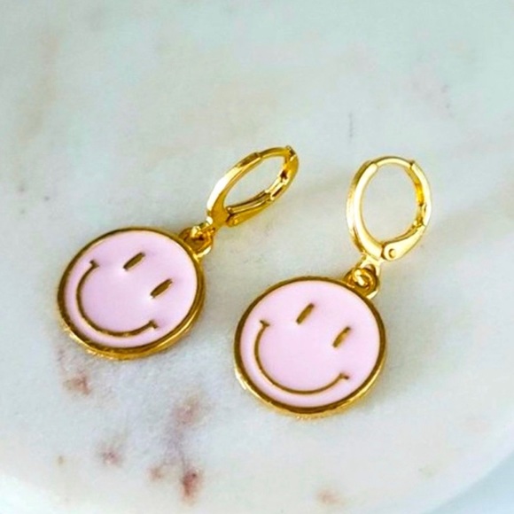 Pink And Gold Round Smiley Face Huggie Hoop Earrings - Picture 1 of 3